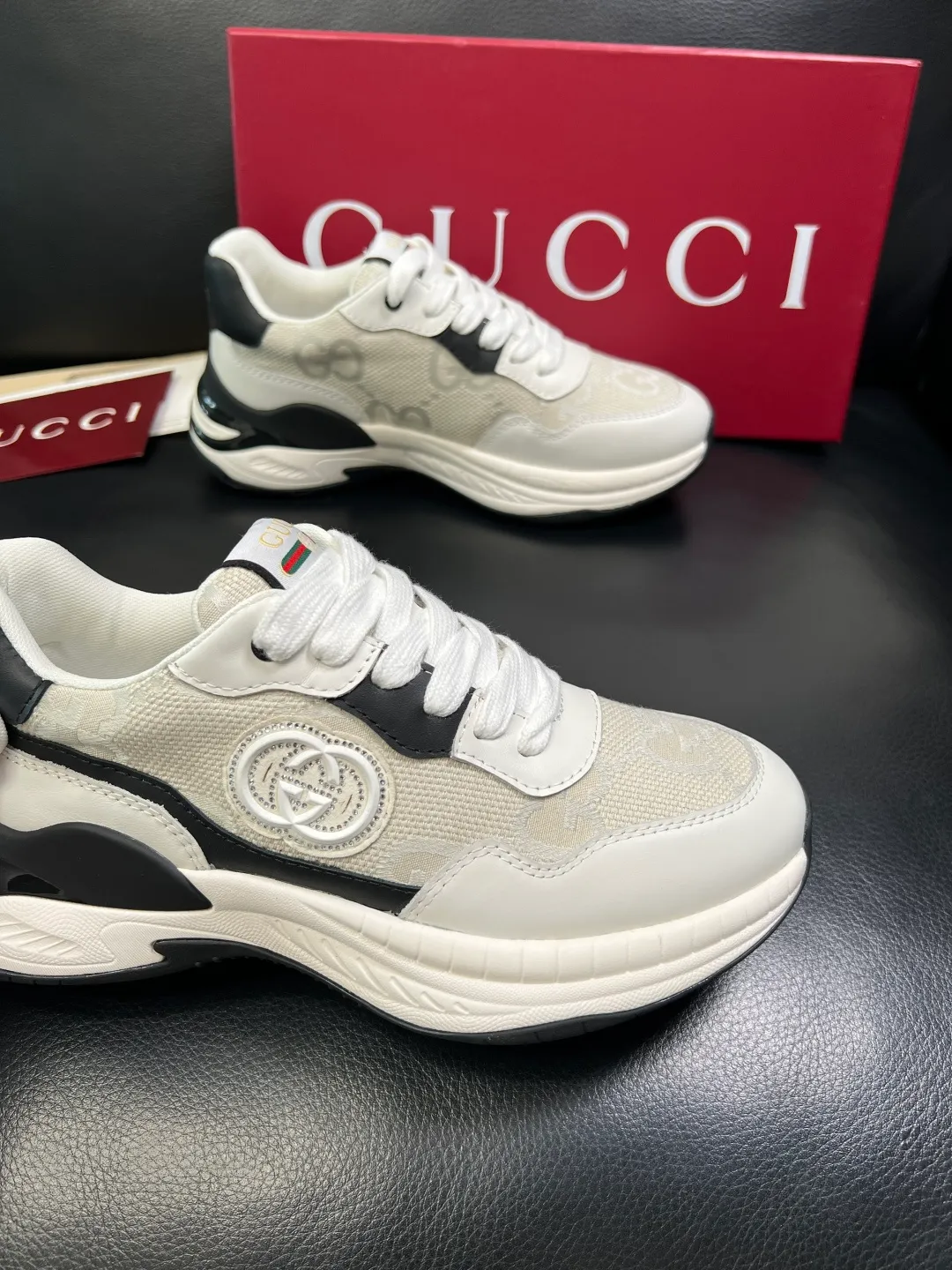 Men's shoes 💰800 Gucci top purchasing Gucci counter new model, original factory configuration imported cowhide from Italy with printed fabric, imported cowhide lining, breathable and comfortable, sole: original factory special sole is super comfortable, original factory and single goods are high quality, welcome to compare, code number 38-44 (customized 45)